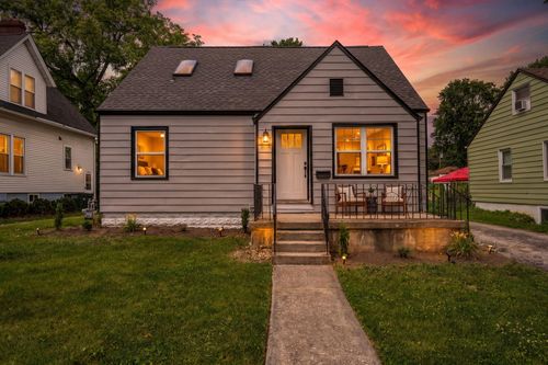 482 Grove Ave, Valparaiso, IN, 46385-4241 | Card Image