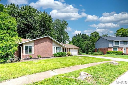471 Maymont Drive, Ballwin, MO, 63011 | Card Image