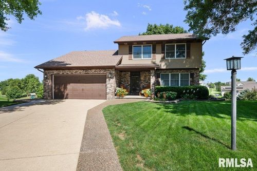 208 Shawnee Cir, Eldridge, IA, 52748-9522 | Card Image