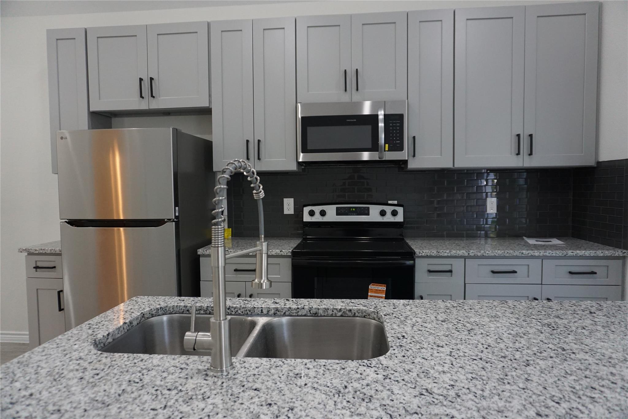 Residential Lease in Willis 5