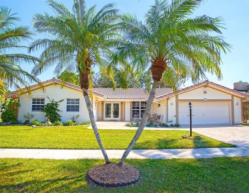 570 Royal Poinciana Ct, Weston, FL, 33326-1712 | Card Image