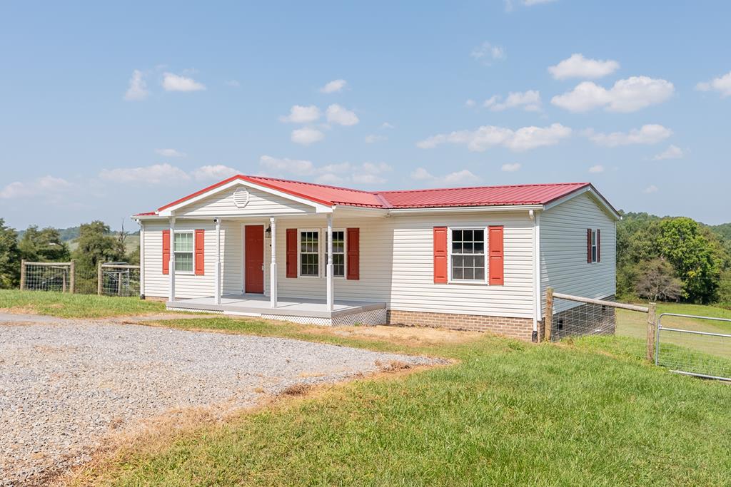 Stroupe Mountain Rd, Wytheville, VA 24382