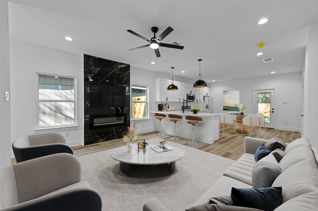 5424 Bourquin St, House other with 4 bedrooms, 2 bathrooms and null parking in Dallas TX | Image 6