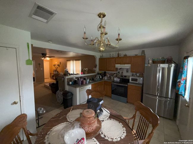 145 S Willow Way, House other with 3 bedrooms, 2 bathrooms and null parking in Cibolo TX | Image 7