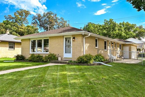 727 W Abbott Avenue, Milwaukee, WI, 53221 | Card Image