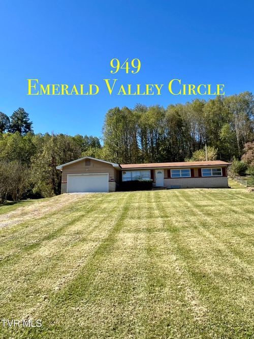 949 Emerald Valley Circle, Gate City, VA, 24251 | Card Image