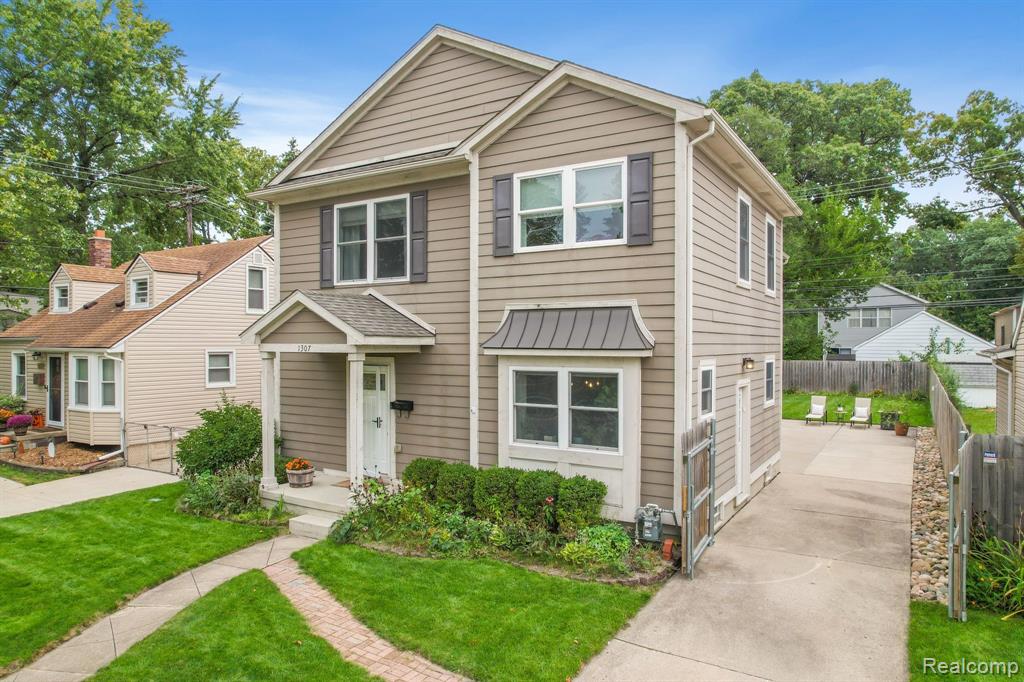 Longfellow Ave, Royal Oak, MI 48067