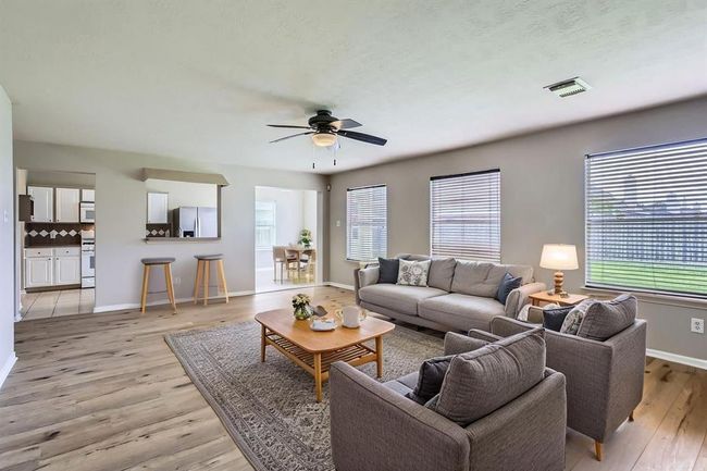 (This picture has been virtually staged to show the potential of the space.) | Image 12