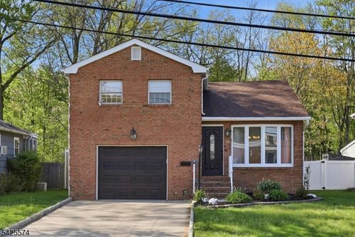 42 Lenox Ave, Green Brook, NJ, 08812-2550 | Card Image