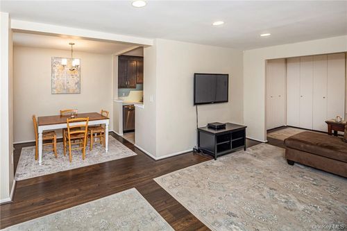 apt-409-14 Westview Ave, Eastchester, NY, 10707-4118 | Card Image