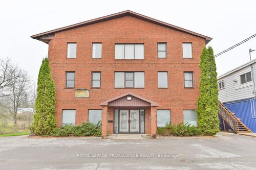 108 Russell St, Madoc, ON, K0K2K0 | Card Image