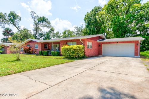 822 Vernon St, Daytona Beach, FL, 32114-6056 | Card Image