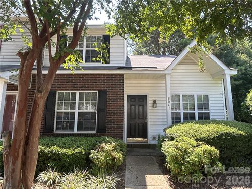 6041 Cougar Ln, Charlotte, NC, 28269-1558 | Card Image