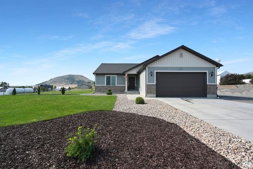 8050 W 1900 N, Mendon, UT, 84325-4712 | Card Image