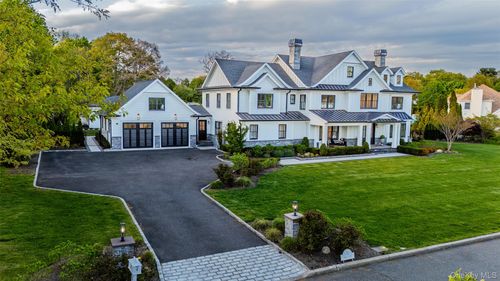 5 Dupont Ct, Dix Hills, NY, 11746-6258 | Card Image