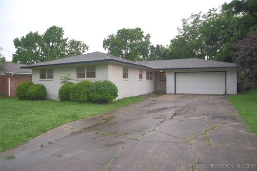 1946 S 74th East Ave, Tulsa, OK, 74112-7716 | Card Image