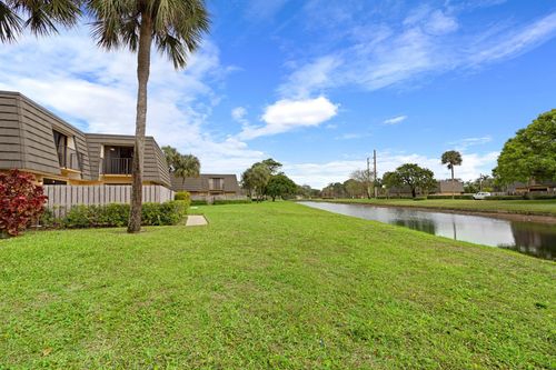 3904 39th Way, West Palm Beach, FL, 33407-6801 | Card Image