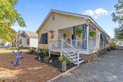 212 Ne 33rd St, Oak Island, NC, 28465-5703 | Card Image