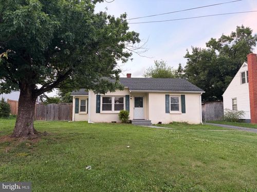 143 Dowell J Cir, Winchester, VA, 22602-6182 | Card Image