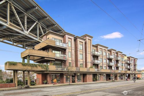 302-3217 Eastlake Ave E, Seattle, WA, 98102-7124 | Card Image