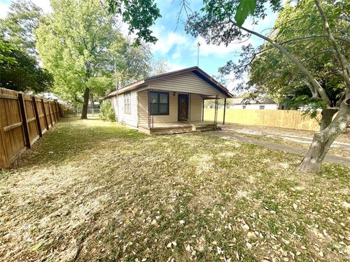 811 S Avenue H, Clifton, TX, 76634-2428 | Card Image