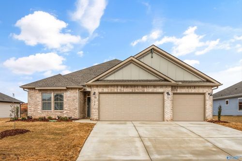 130 Stockholm Ln, Huntsville, AL, 35811-8168 | Card Image