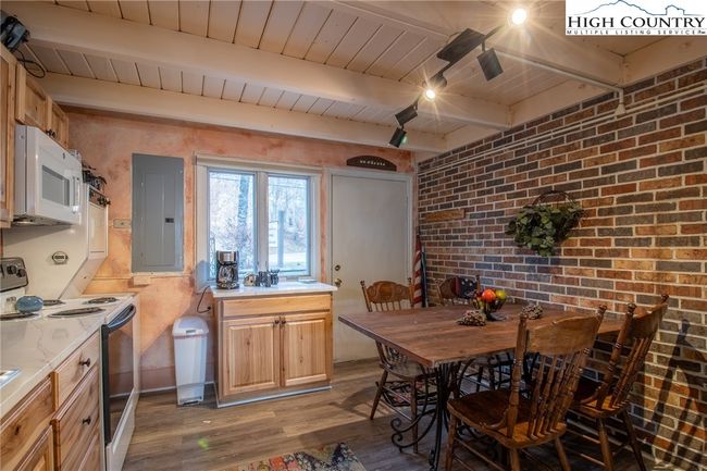 UNIT-7 - 104 Snowplow Ln, Condo with 3 bedrooms, 3 bathrooms and null parking in Beech Mountain NC | Image 9