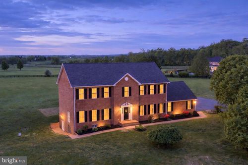 42827 Spinks Ferry Rd, LEESBURG, VA, 20176-5713 | Card Image