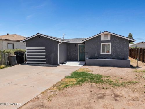 513 Henderson St, Winslow, AZ, 86047-2525 | Card Image