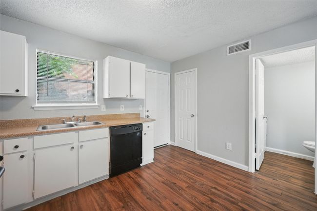 3048 Tudor Ln, Townhouse with 2 bedrooms, 2 bathrooms and null parking in Irving TX | Image 10