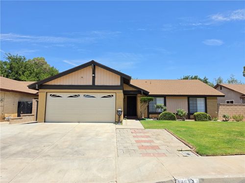 44034 4th E, Lancaster, CA, 93535 | Card Image