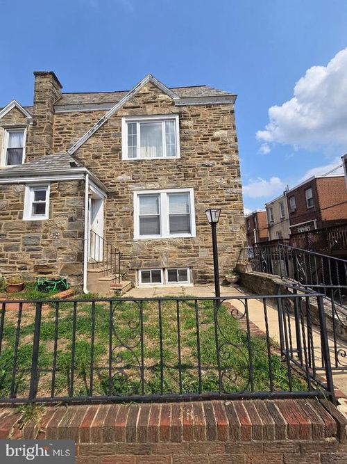 2211 Melvin St, PHILADELPHIA, PA, 19131-2207 | Card Image