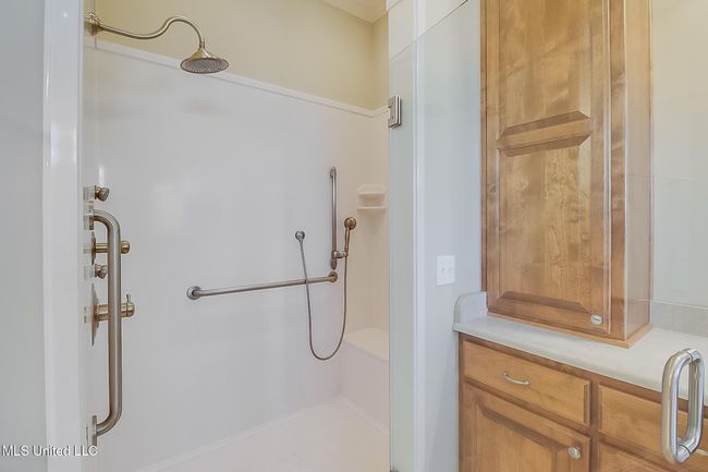 Primary bath | Image 34