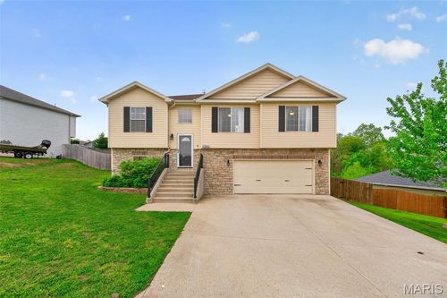 105 Sandstone Dr, Saint Robert, MO, 65584-9521 | Card Image