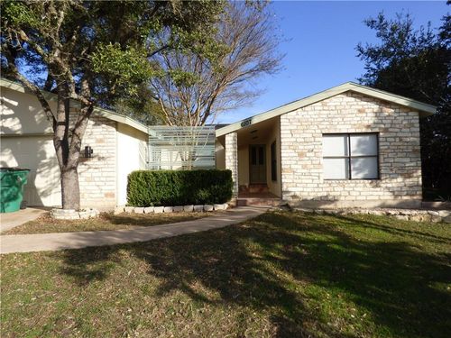6107 La Mesa St, Lago Vista, TX, 78645-5246 | Card Image