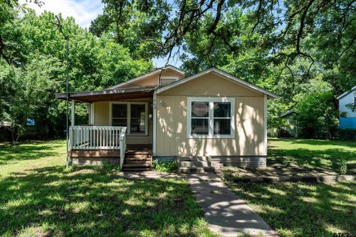 700 S Pacific St, Mineola, TX, 75773-2434 | Card Image