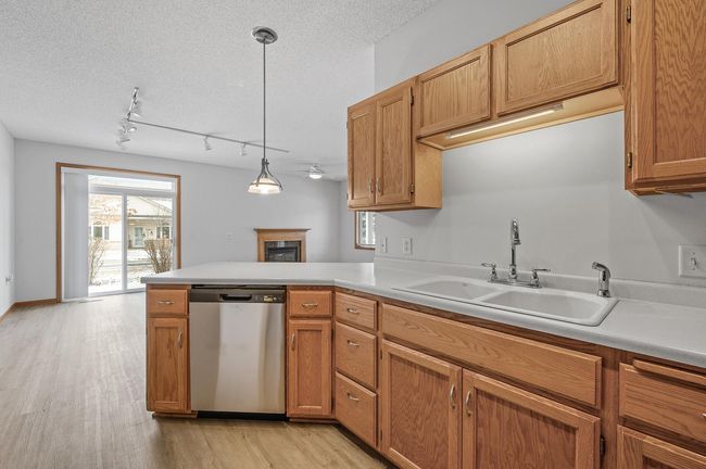 1118 Crystal Pl W, Townhouse with 2 bedrooms, 2 bathrooms and null parking in Chaska MN | Image 18