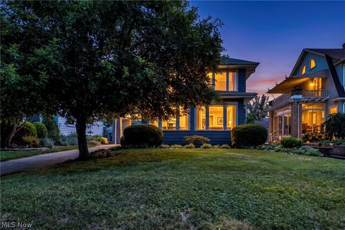 17435 Lake Avenue, Lakewood, OH, 44107 | Card Image