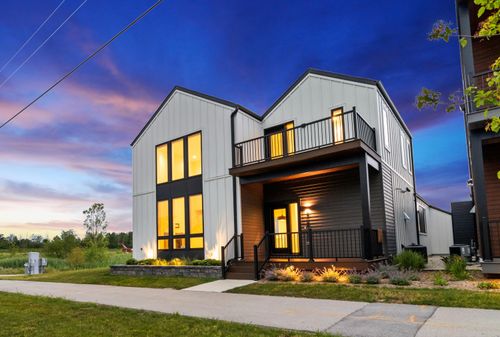4192 E Lake Vista Pkwy, Oak Creek, WI, 53154 | Card Image