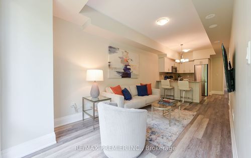 88-30 Fieldway Rd, Toronto, ON, M8Z0E3 | Card Image