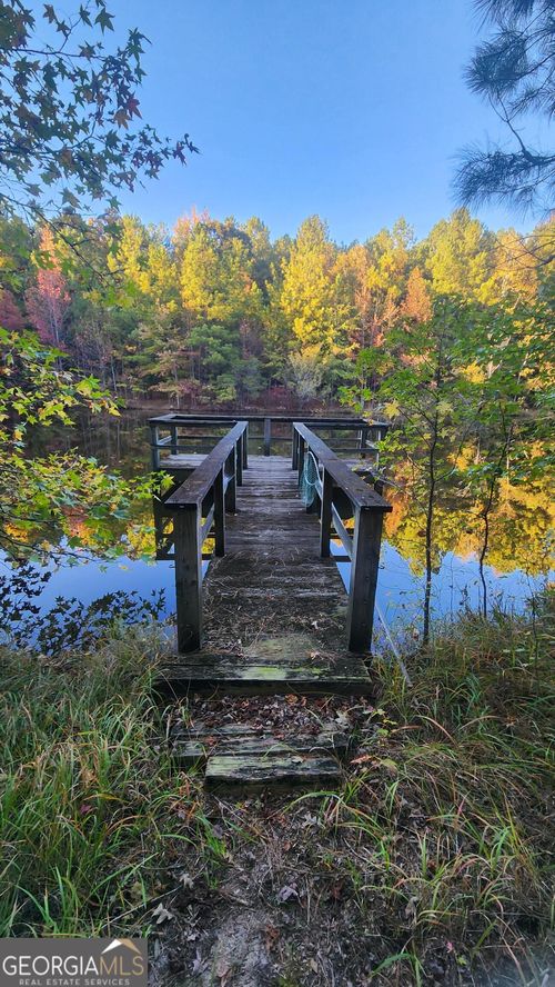 160 Green Meadow Ln, Fayetteville, GA, 30215-6503 | Card Image