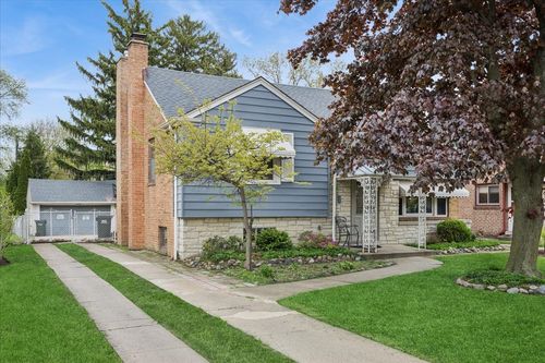285 Desplaines Ave, Riverside, IL, 60546-1801 | Card Image