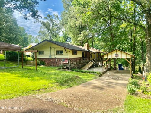 10883 Loch Venarcher Cv, Hernando, MS, 38632-4233 | Card Image