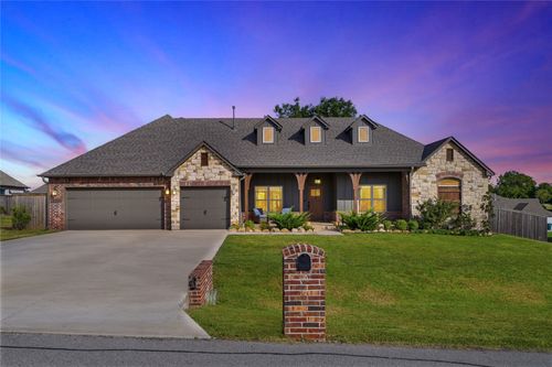 2115 E 45th Cir, Sand Springs, OK, 74063-7072 | Card Image