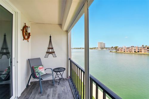 304-7625 Sun Island Dr S, South Pasadena, FL, 33707-4427 | Card Image