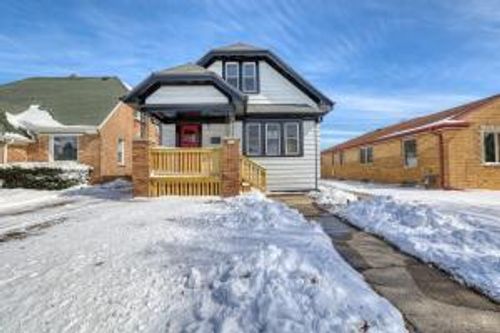 2338 S 98th St, WEST ALLIS, WI, 53227-2224 | Card Image