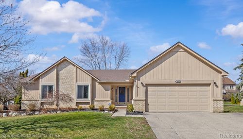 24707 Picara Dr, Novi, MI, 48374-2977 | Card Image