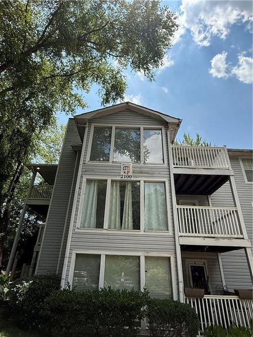 2107 Augusta Dr Se, Marietta, GA, 30067-8215 | Card Image