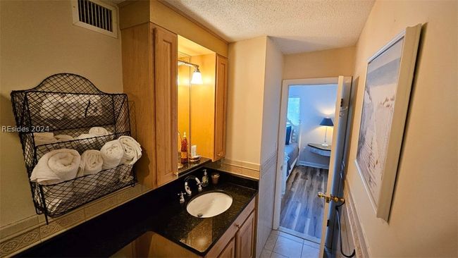 APT-4321 - 663 William Hilton Pkwy, Condo with 2 bedrooms, 2 bathrooms and null parking in Hilton Head Island SC | Image 12