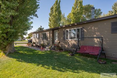 2055 E Duchess, House other with 3 bedrooms, 2 bathrooms and 1 parking in Idaho Falls ID | Image 3